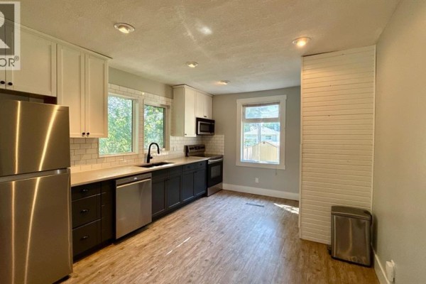 4pc Bathroom - 1408 12 Avenue S, Lethbridge, AB T1K0M9 Photo 5
