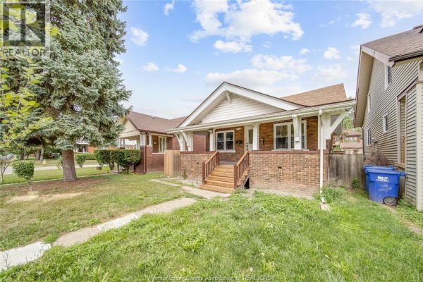 3pc Bathroom - 1408 Dougall Avenue, Windsor, ON N8X1R8 Photo 2