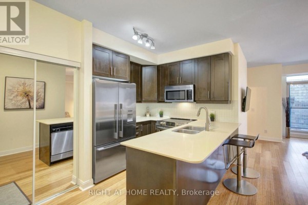 Bedroom 2 - 1409 - 1 Scott Street, Toronto, ON M5E1A1 Photo 5