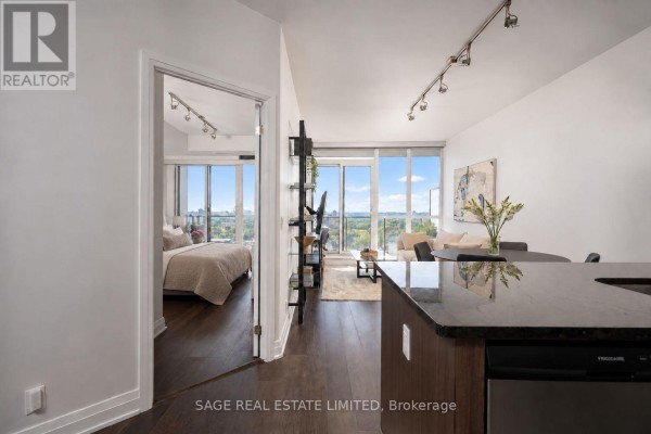 1409 - 530 St Clair Avenue W, Toronto, ON, photo 2