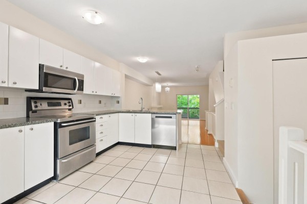 141 15236 36 Avenue, Surrey, BC V3Z2B3 Photo 5
