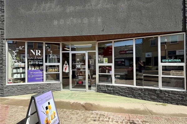 141 Central Avenue N, Swift Current, SK, photo 2