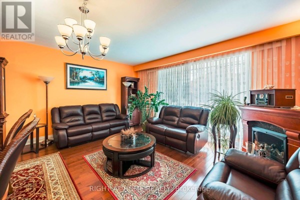 Primary Bedroom - 141 Dollery Court, Toronto, ON M2R3N9 Photo 5