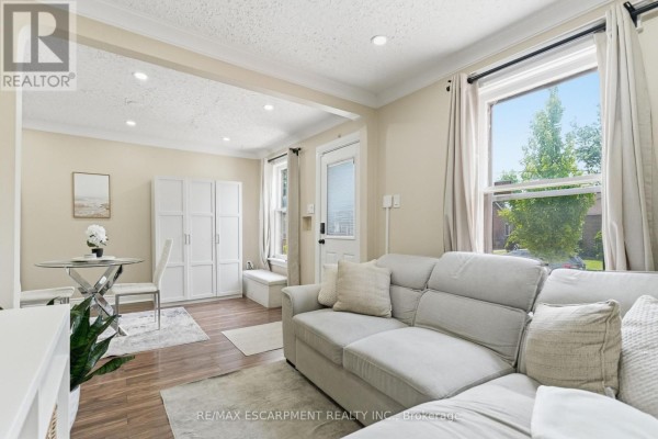 Living room - 141 Mcanulty Boulevard, Hamilton, ON L8H3H6 Photo 5