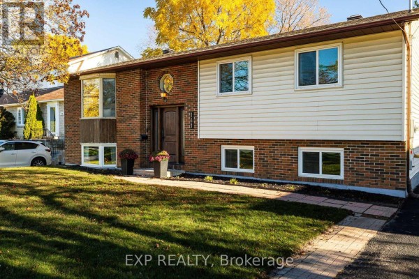 Living room - 141 Napoleon Street, Carleton Place, ON K7C2X1 Photo 3