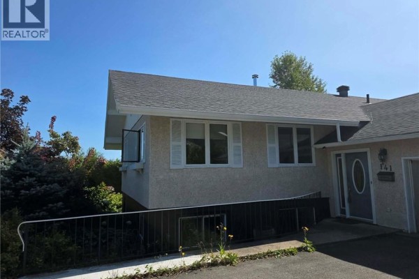 141 Neil, Bathurst, NB, photo 3