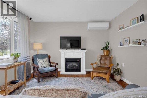 Living room - 141 Pauline Street, Saint John, NB E2J3K8 Photo 5