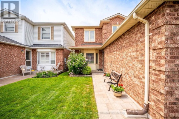 Kitchen - 141 Poolton Crescent, Clarington, ON L1E2H6 Photo 3