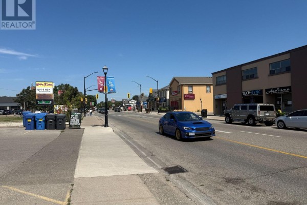 141 Queen Street S, Mississauga, ON L5M1K9 Photo 3
