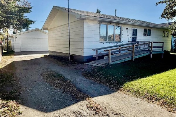 Dining room - 141 Railway Avenue, Norquay, SK S0A2V0 Photo 2