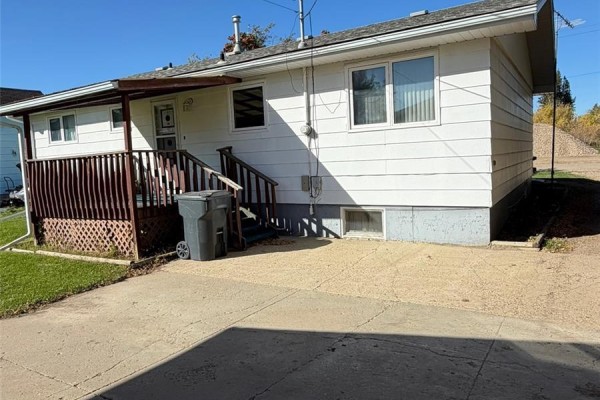 4pc Bathroom - 141 Railway Avenue, Norquay, SK S0A2V0 Photo 4
