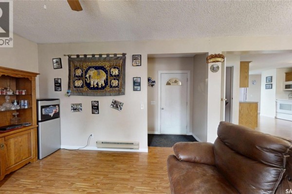 Dining room - 141 Stewart Crescent, Kindersley, SK S0L1S1 Photo 2