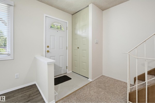 Family room - 141 Tudor Ln Nw, Edmonton, AB T6J3T5 Photo 4