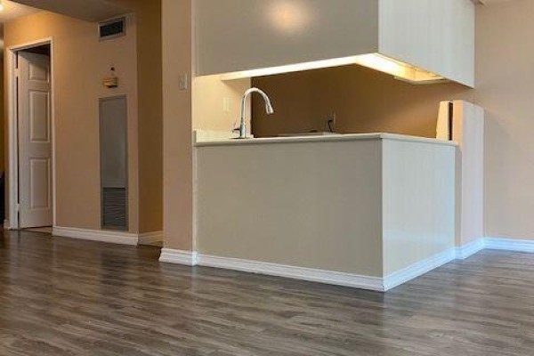 Kitchen - 1410 - 736 Bay Street, Toronto, ON M5G2M4 Photo 3