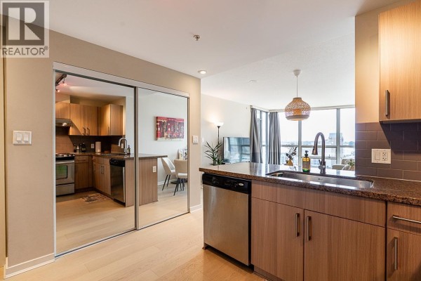1410 14 Begbie Street, New Westminster, BC V3M0C4 Photo 4