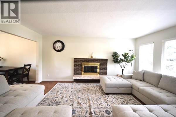 1410 Lansdowne Drive, Coquitlam, BC V3E1Y4 Photo 2