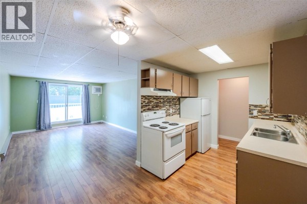 Kitchen - 1410 Penticton Avenue Unit# 211, Penticton, BC V2A2N5 Photo 2