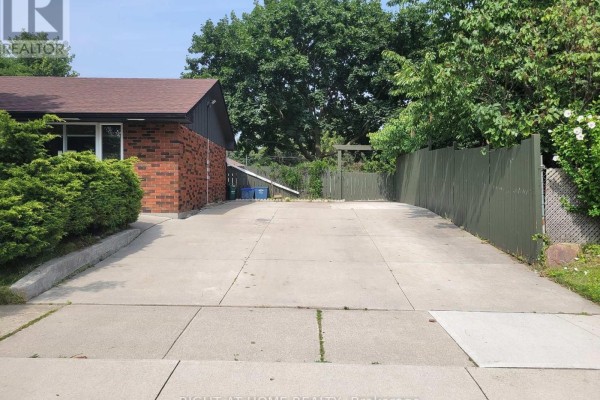 Primary Bedroom - 1411 Charles Drive, Burlington, ON L7P2C8 Photo 4