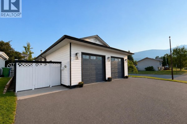 Bedroom 2 - 1411 Driftwood Crescent, Smithers, BC V0J2N0 Photo 5
