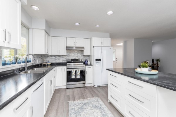 14129 16a Avenue, Surrey, BC V4A8K2 Photo 3