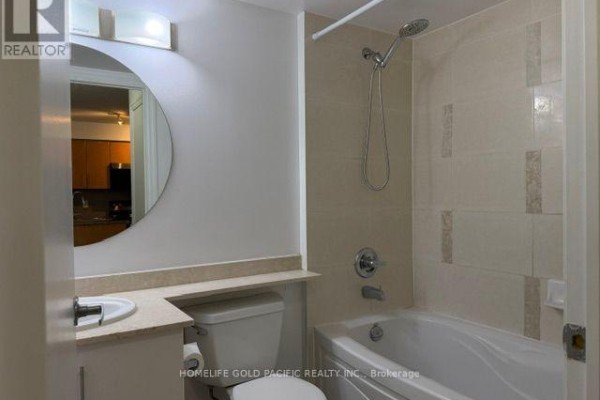 1413 - 16 Yonge Street, Toronto, ON M5E2A1 Photo 5