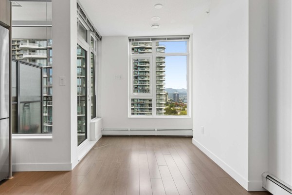 1413 13308 Central Avenue, Surrey, BC V3T0M4 Photo 4