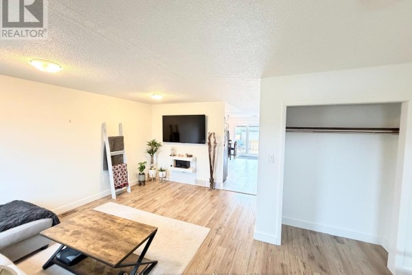 Living room - 1413 Francis Street W, Thunder Bay, ON P7E4G5 Photo 2