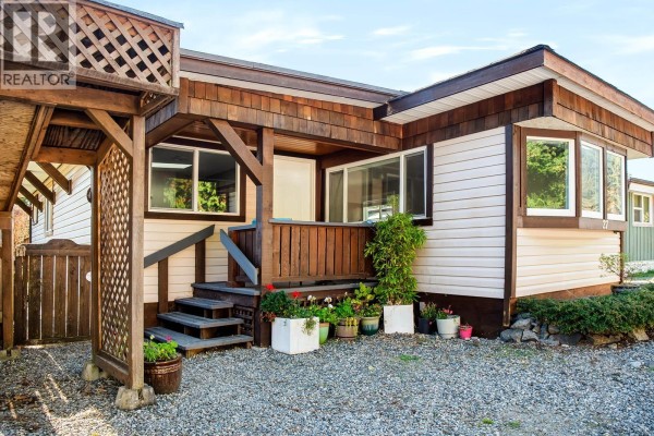 1413 Sunshine Coast Highway, Gibsons, BC V0N1V5 Photo 2