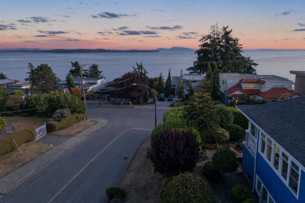 14139 Marine Drive, White Rock, BC V4B1A6 Photo 4