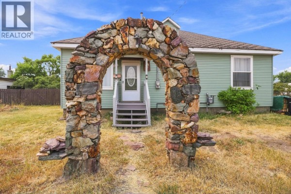 1415 4 Street N, Cranbrook, BC, photo 3