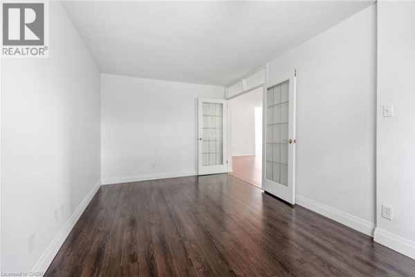 2pc Ensuite bath - 1415 Ghent Avenue Unit# 203, Burlington, ON L7S1X4 Photo 5