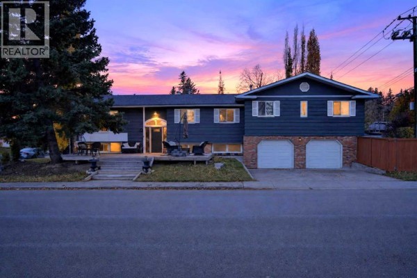 Kitchen - 1415 Lake Ontario Drive Se, Calgary, AB T2J4Y3 Photo 2