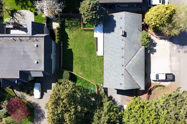 14150 Blackburn Avenue, White Rock, BC V4B2Z7 Photo 4
