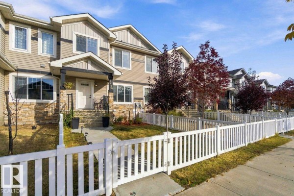 Kitchen - 1416 26 Av Nw, Edmonton, AB T6T0W1 Photo 3