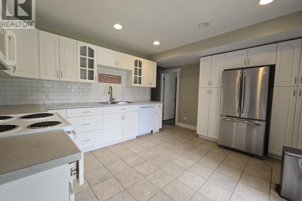 Kitchen - 1417 Cormorant Avenue, Kitimat, BC V8C1R7 Photo 4
