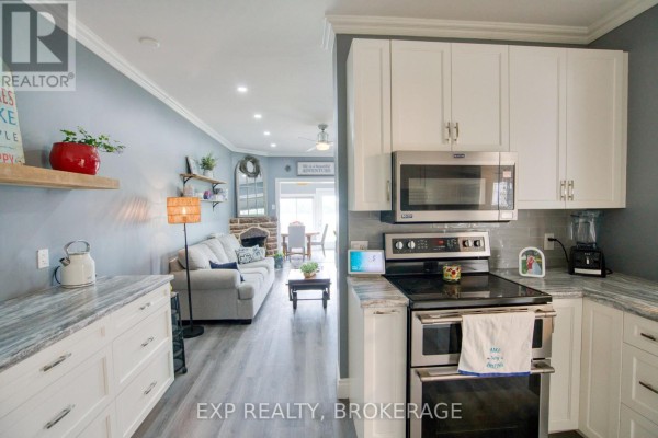 Kitchen - 14172 Road 38, Frontenac, ON K0H2P0 Photo 3