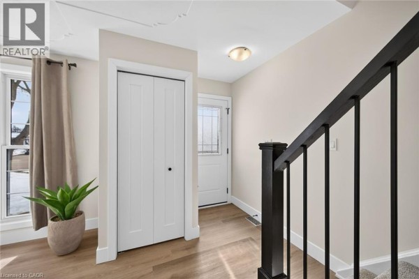 1418 Pineview Court, Cambridge Residential Sold $599,000