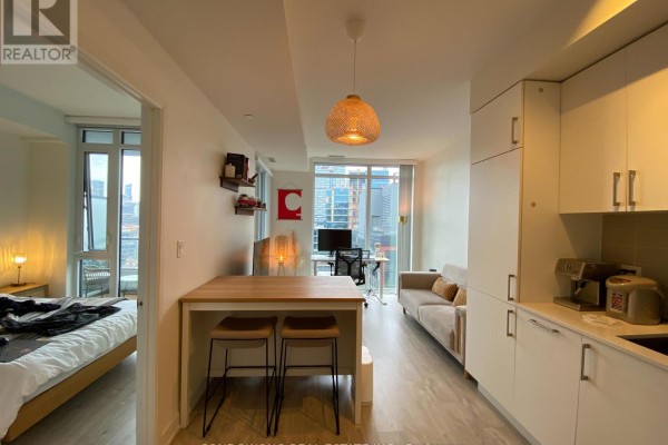 1419 - 576 Front Street W, Toronto, ON M5V0P8 Photo 5