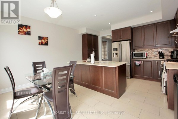 Kitchen - 142 - 1331 Major Mackenzie Drive W, Vaughan, ON L6A4W4 Photo 3