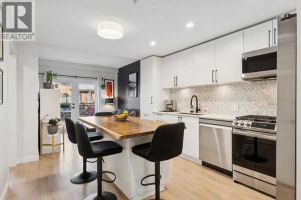 142 545 E 2nd Street, North Vancouver, BC V7L1E1 Photo 4
