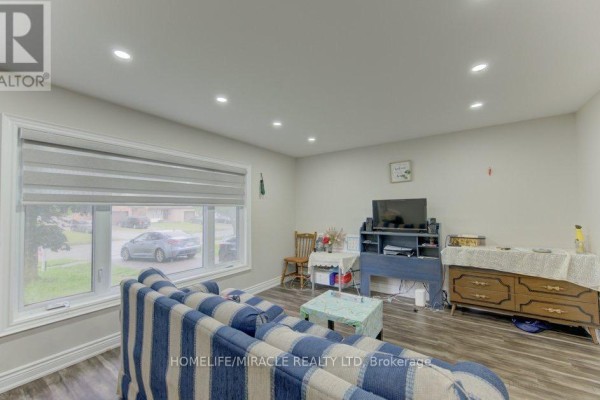 142 Cornerbrook Crescent, Waterloo, ON N2V1L2 Photo 5