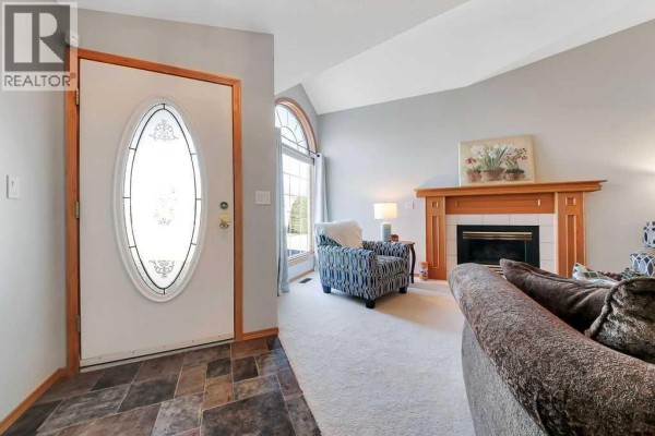 Breakfast - 142 Doran Crescent, Red Deer, AB T4R1M9 Photo 5
