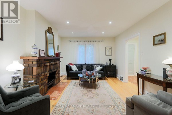 Primary Bedroom - 142 Hillsdale Avenue E, Toronto, ON M4S1T5 Photo 4