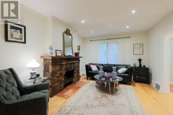 Bedroom 2 - 142 Hillsdale Avenue E, Toronto, ON M4S1T5 Photo 5