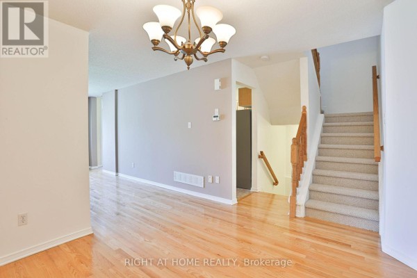 Dining room - 142 Lilibet Crescent E, Ottawa, ON K1V2A1 Photo 5