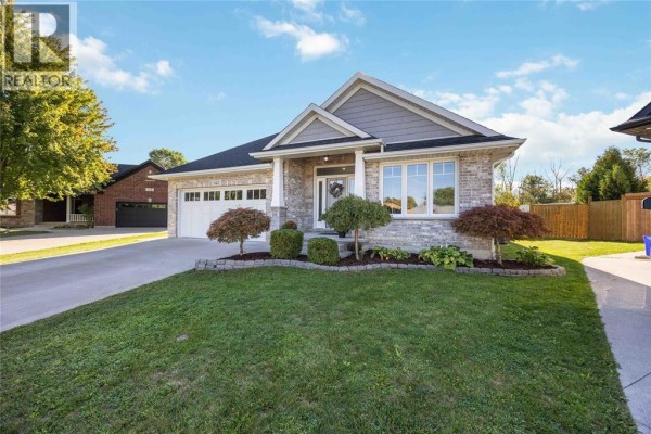 142 Madison D'andrea Avenue, Sarnia, ON, photo 2