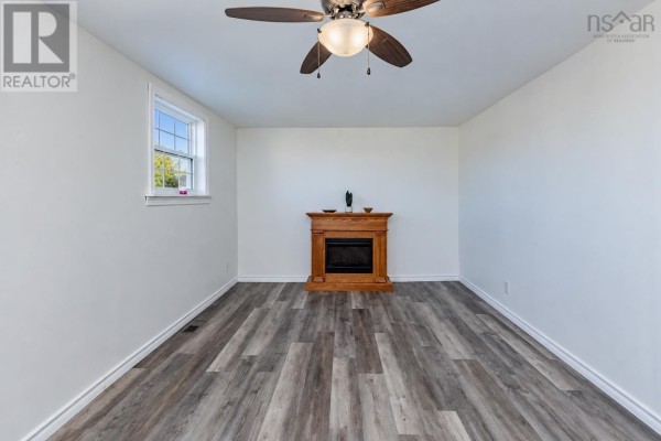 4pc Bathroom - 142 Maloney Street, Sydney, NS B1N2C8 Photo 5