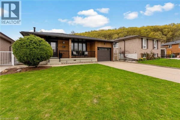 142 Marcella Crescent, Hamilton, ON, photo 3