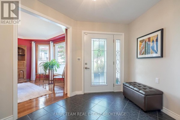 Bedroom - 142 Nelson Street, Barrie, ON L4M4K8 Photo 5