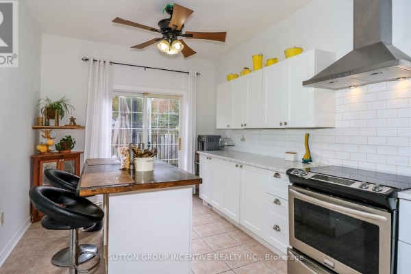 Dining room - 142 Raymond Crescent, Barrie, ON L4N0V7 Photo 4